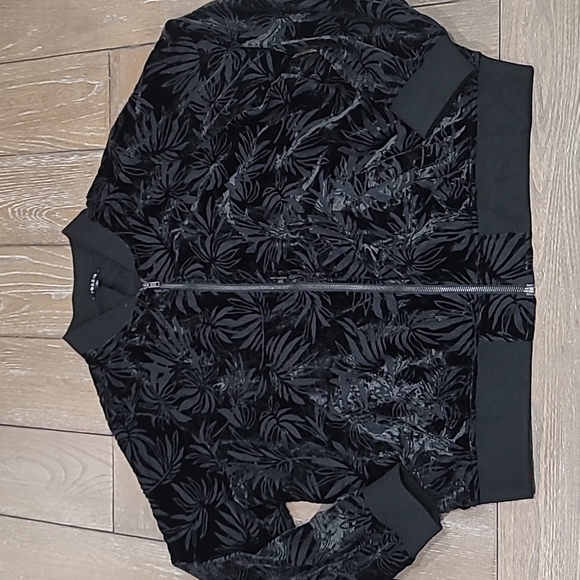 Torrid Velvet Burnout Bomber Jacket Black  2X - Picture 10 of 16